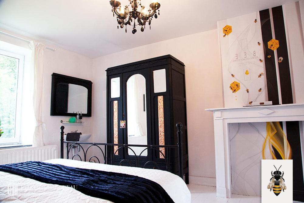 La maison des papillon Daverdisse Extérieur photo